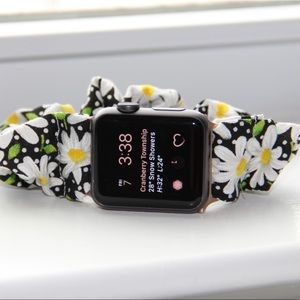 Handmade Daisy Apple Watch Scrunchie Band